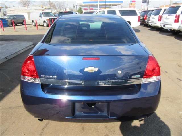 2010 Chevrolet Impala Police 4dr Sedan w/1LS
